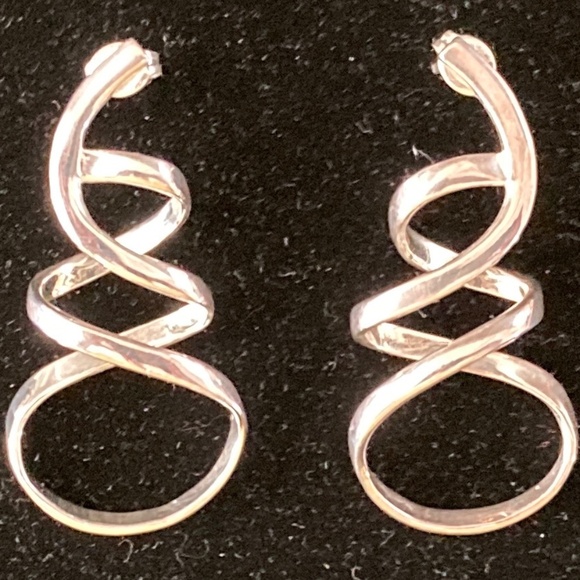 Sterling Silver Swirling Ribbon EarringsPost & Clutch for Pierced Ears/NEW!!! - Picture 2 of 5